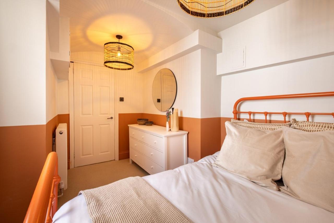 The Paddington Flat - Modern 2Bdr With Patio Apartment London Bagian luar foto